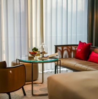 上海海鸥丽晶酒店携手NOT JUST PAJAMA织就真丝奢享梦境 