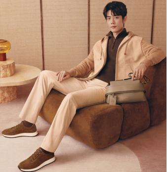 TOD’S呈现2026春夏广告大片，全球品牌代言人肖战领衔出镜，诠释意式生活格调
