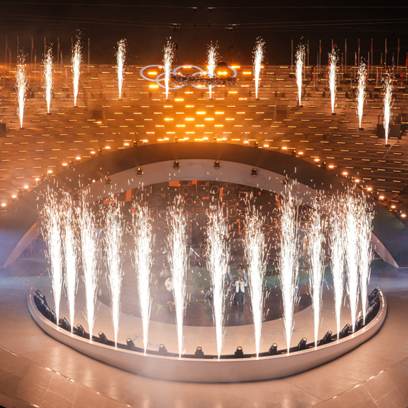 米兰冬奥会终曲回响  冰雪为媒 和谐为韵